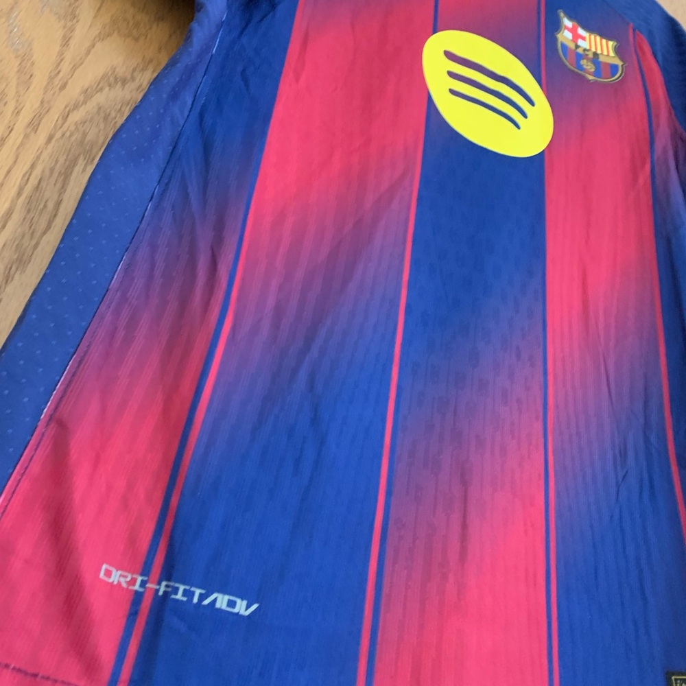 Barcelona 2025/2026 Jerseys - Picture 7 of 15